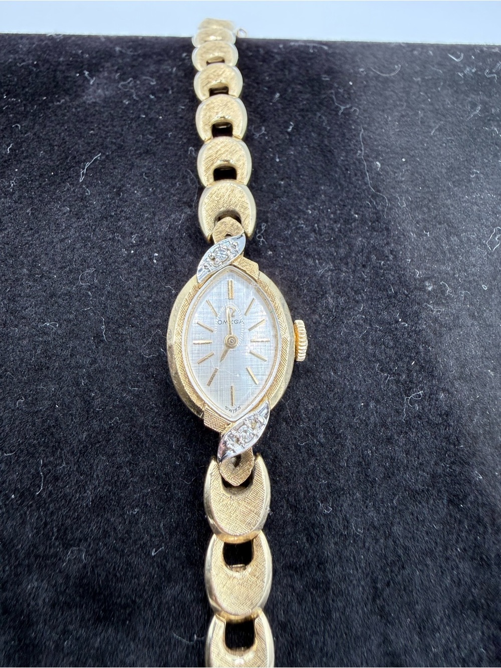 Vintage 1966 Omega 14K Solid Gold Diamond Ladies Watch 23.33g Running